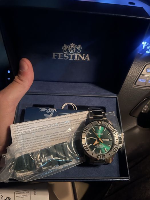 Часы в оригинале покупал в Литве .