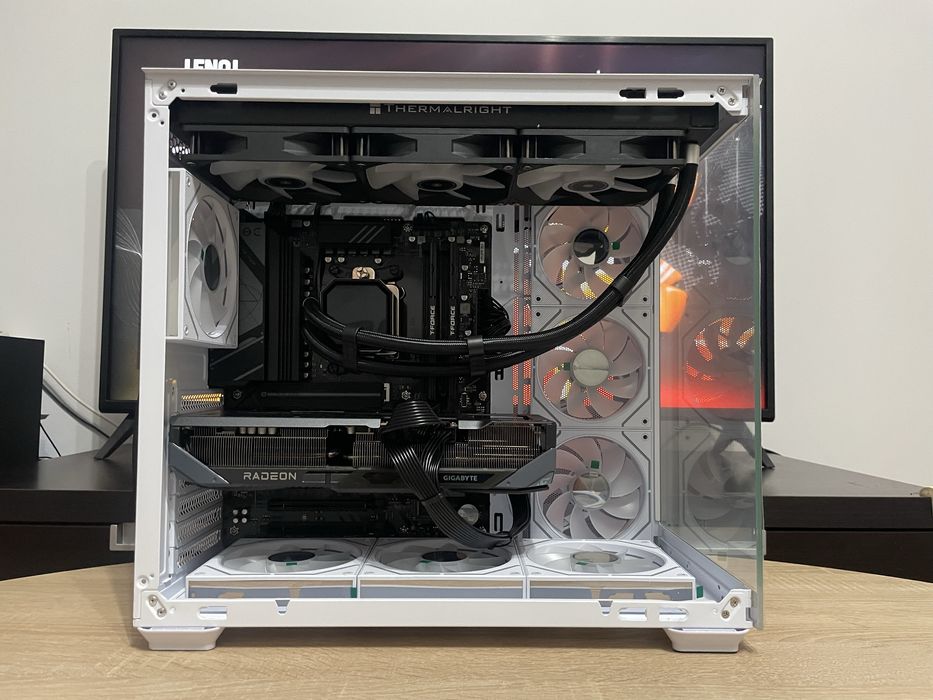 Calculator / Sistem PC Gaming - R7 9700x, 9070XT 16GB, 32GB, 1TB SSD