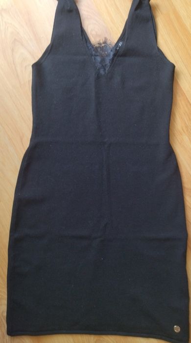 Плетена и еластична рокля на Liu Jo