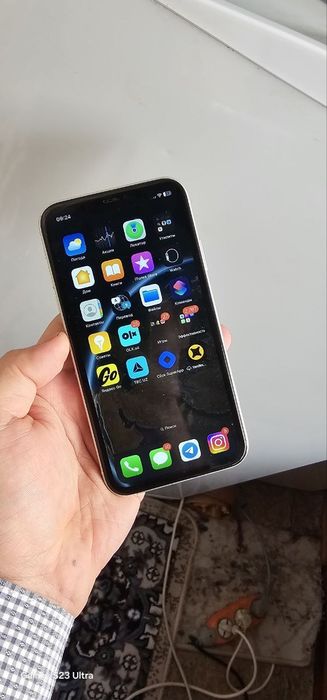 Iphone 11 sotiladi xotira 64g