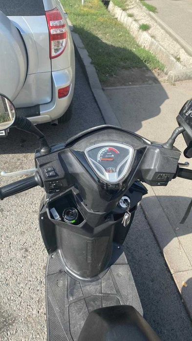 Продаю мопед(китаец)