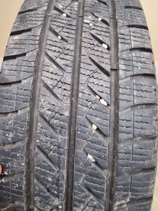 Anvelopă 215/65R16C marca Goodyear, DOT 2021,8 mm