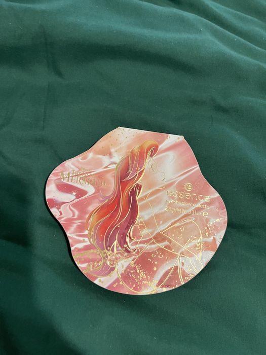 Палетка теней essence mermaid б/у