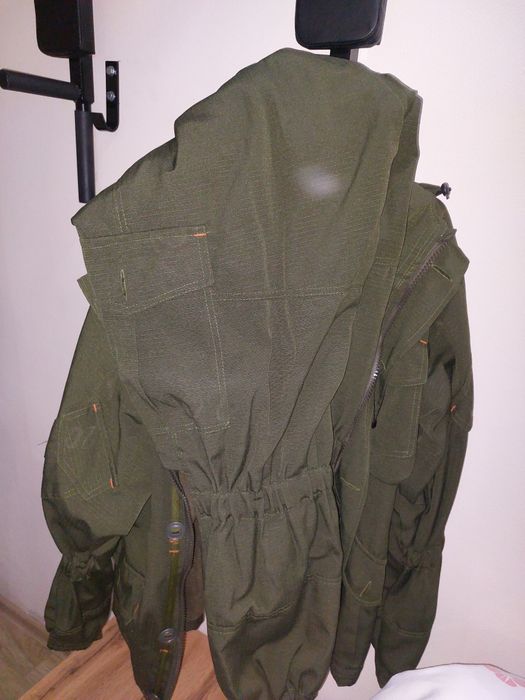 Продам качественный костюм