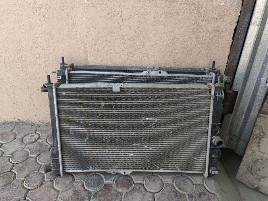 Радиатор Nexia 2 б/у срочна 2 шт