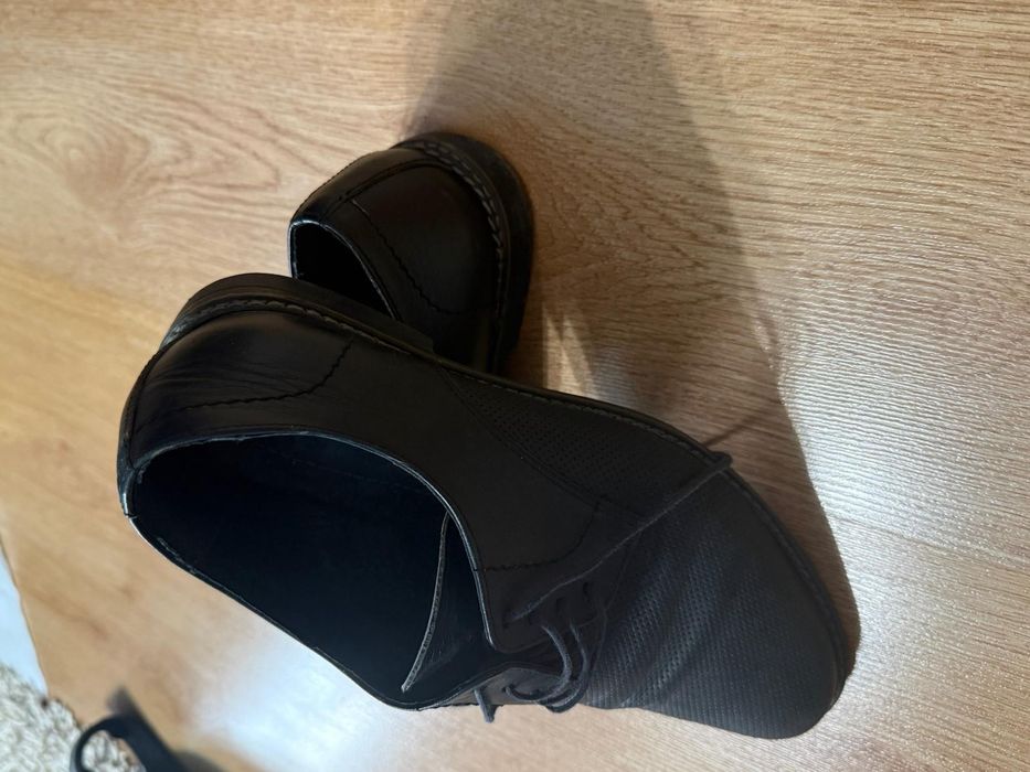 Pantofi din piele