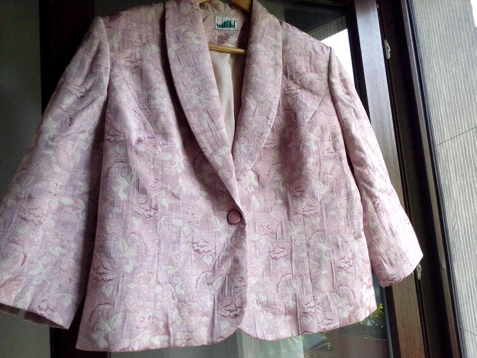 taior marime 44/46,Polonia,maneca 3/4,cambrat pe talie,elegant