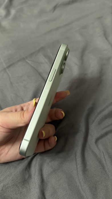 Продам Iphone 15   128Гб.