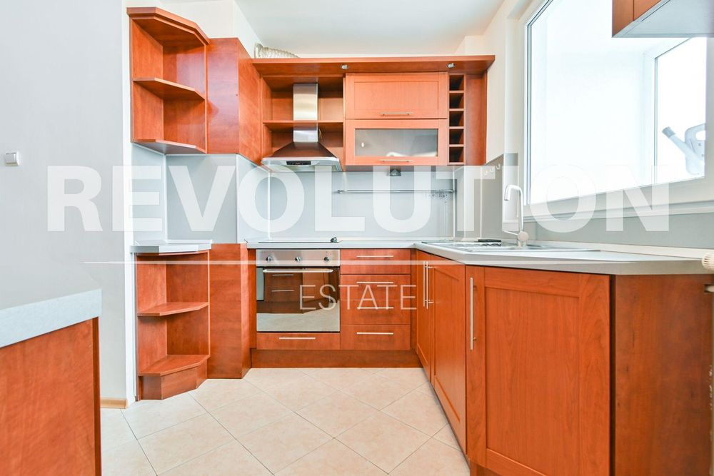Дава се под наем Тристаен апартамент в София, Гео Милев - 108 кв.м за 1100 € - Снимка #2