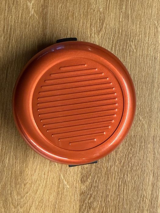 Чисто НОВ евро монетник