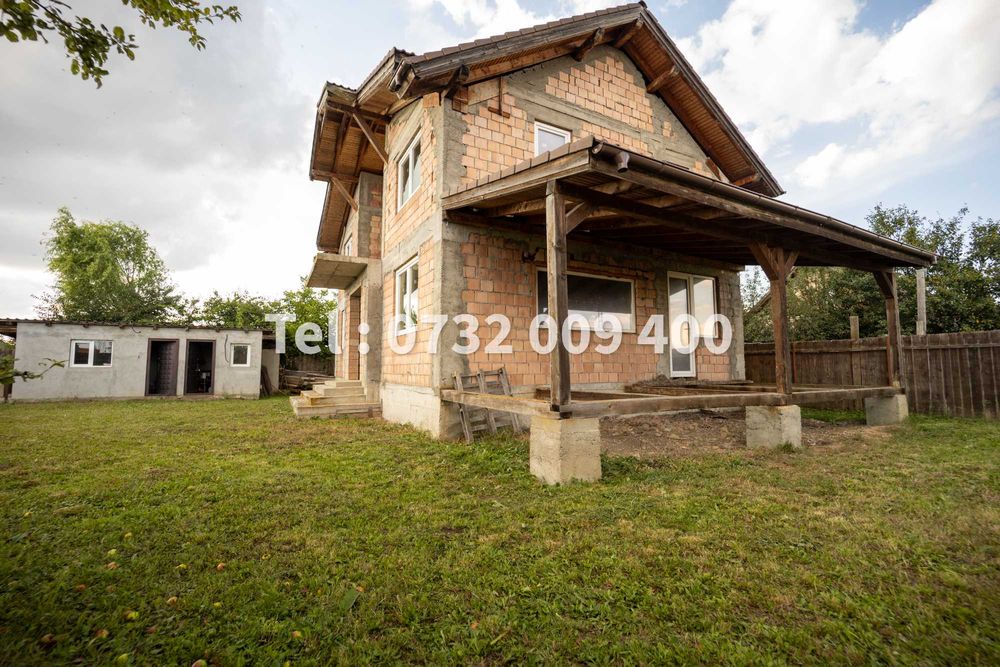 Casă la roșu P+M, 219 mp + Anexă, Teren 475 mp, Deschidere 40m, Hălchiu