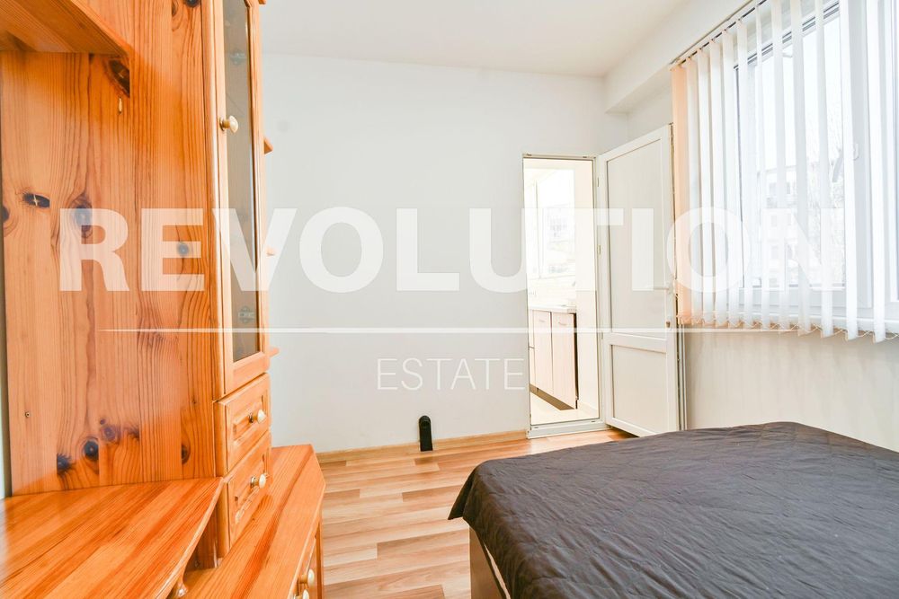 Двустаен апартамент в ж.к. Полигона.