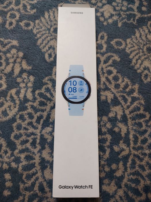 Samsung Galaxy Watch FE продаётся новый наручные часы в каробке