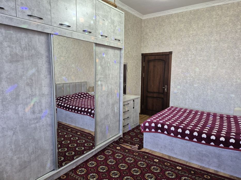 Toshkent viloyati Nurafshon shaxar (Eski To'y tepa) Xalq Banki yonida