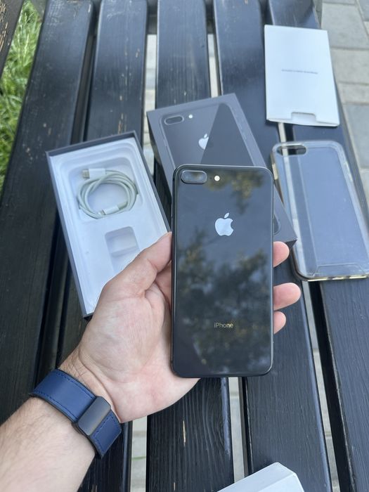Продам телефон Айфон 8 Plus 256 Gb