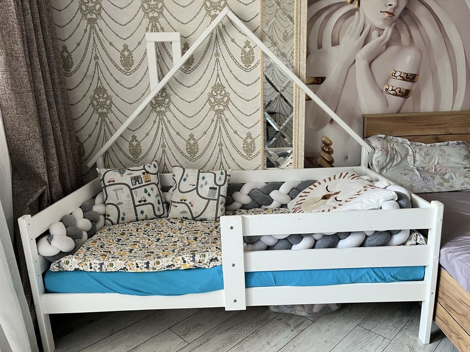 Детская кровать домик