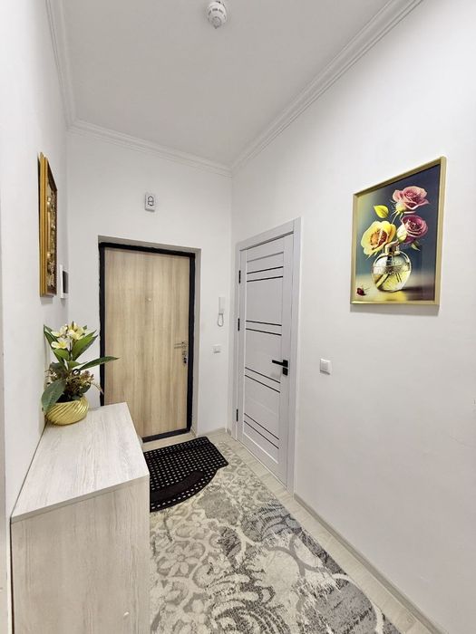 Olmos navostroyka sotiladi. 70m²