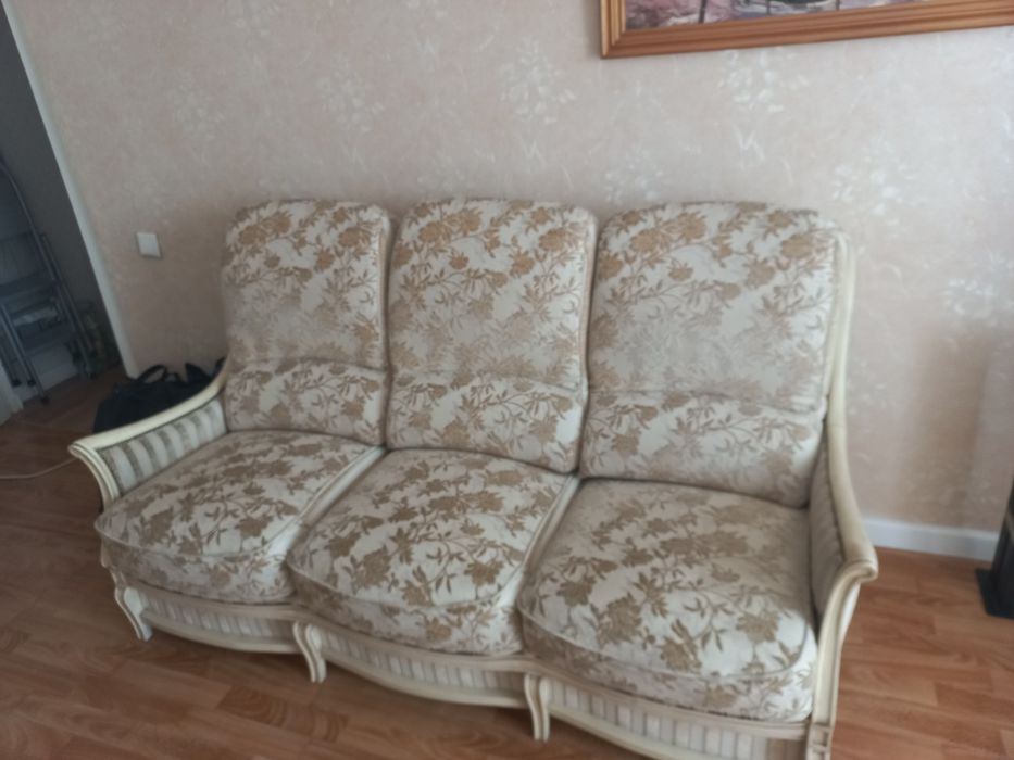 Срочно продаю диван