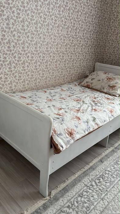 продаются детская кровать и шкаф