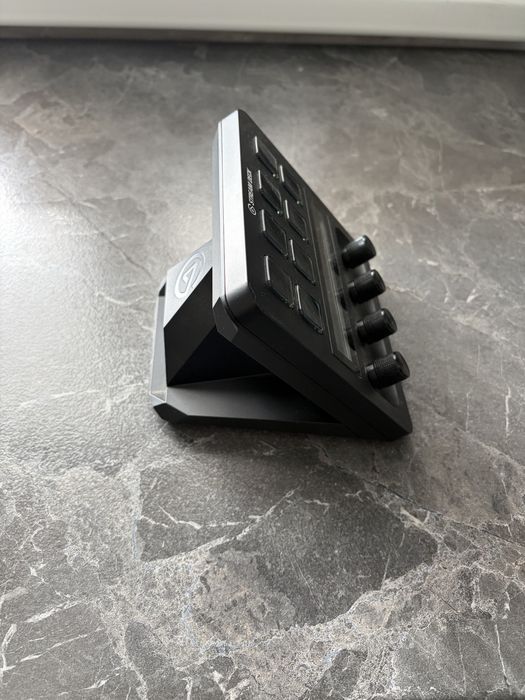 Elgato stream deck plus, xlr dock