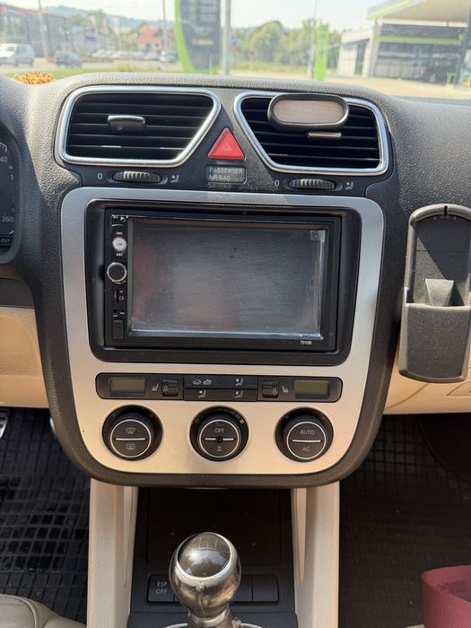 Vând Volkswagen EOS 2.0 TDI 140 Cp