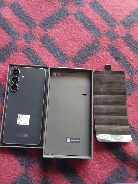 Samsung S25 FE ,.