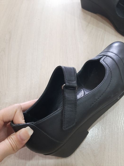 Женские  черные туфли