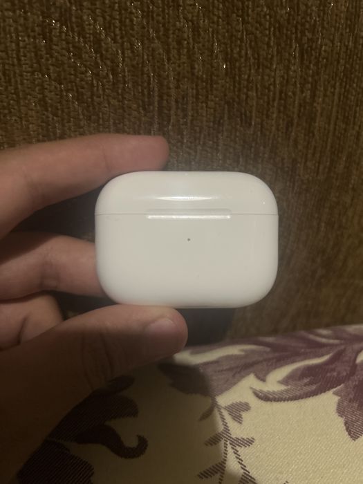 Продаю Airpods pro оригинал новые!