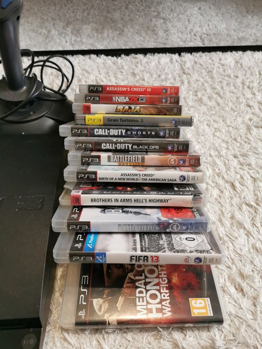 Sony Playstation 3 +17 игри +5 контролера