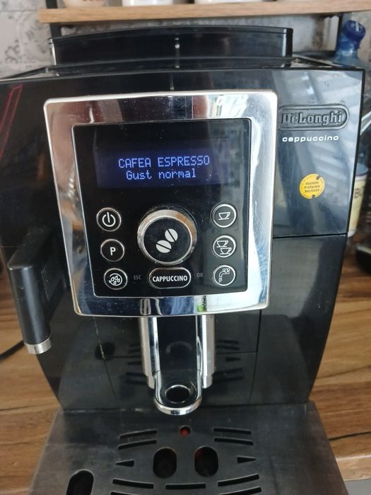 Vand exprresor Delonghi
