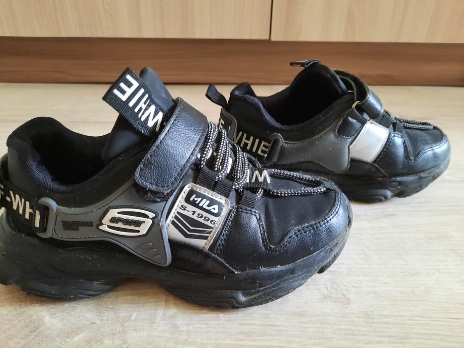 Продам  детские  кросовки