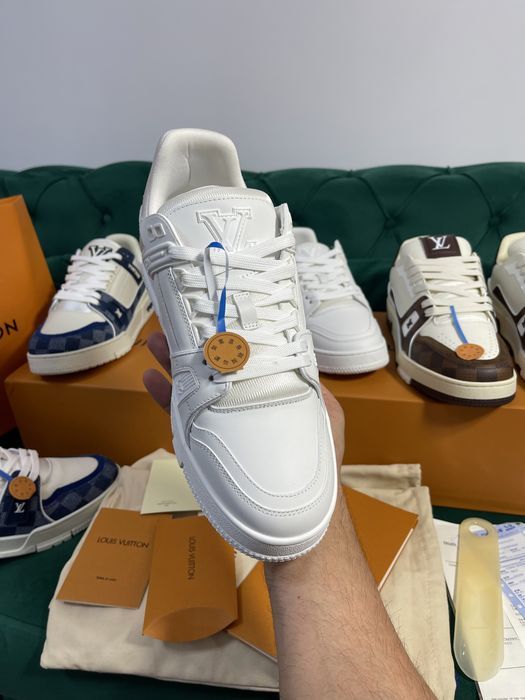 Adidasi Louis Vuitton piele naturala 100% Premium Full Box colectie noua