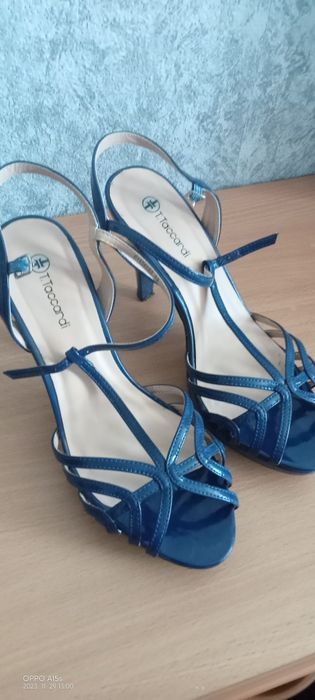 Продам туфли новые