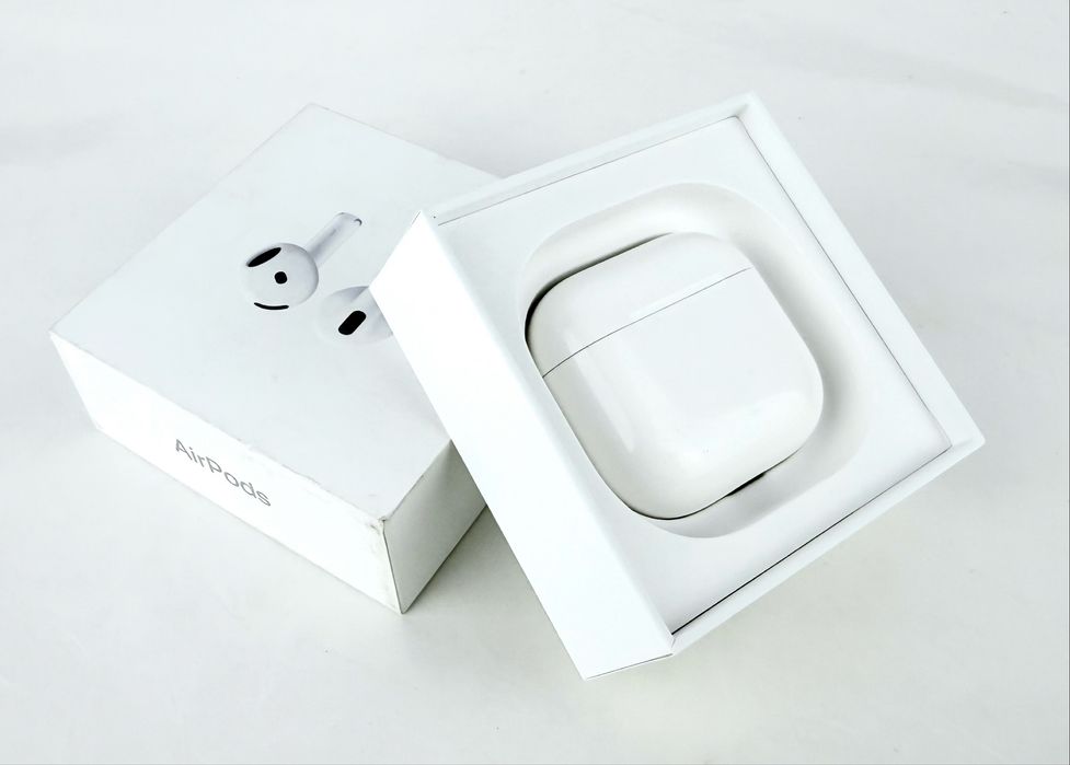 Apple AirPods 4 Перфектни! Гаранция!