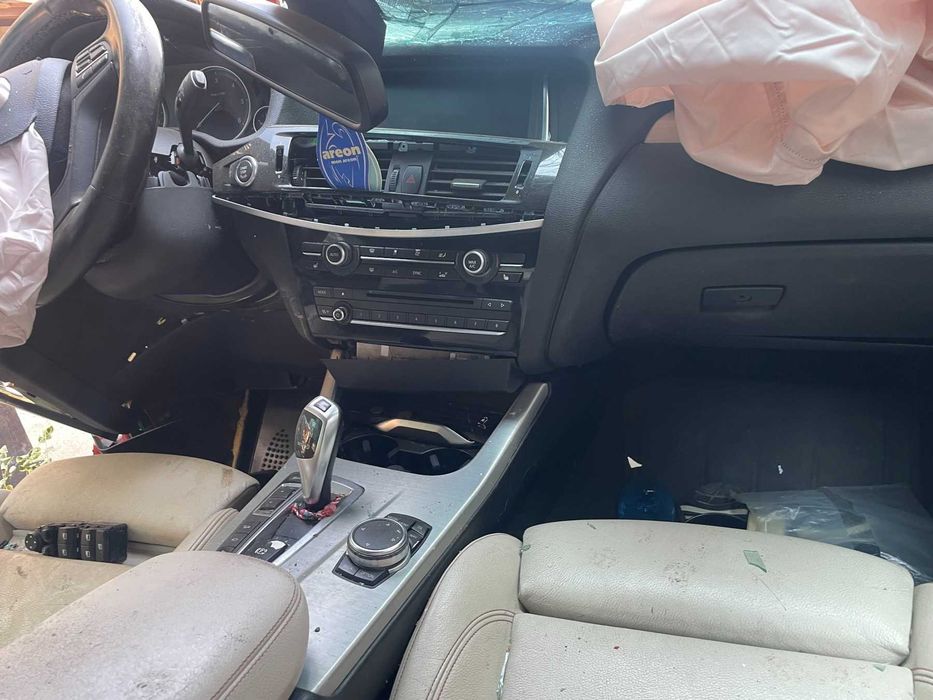 BMW X4 2.0D XDrive на части