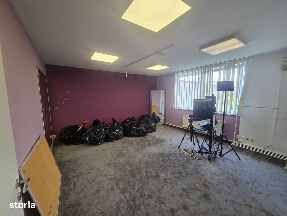 Casa individuala 3 nivele, 12 camere, 6 bai, 10 parcare, Lipovei
