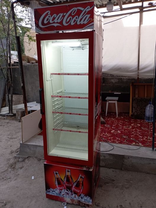 Продается витрина холодильная ( самодельный ) новый