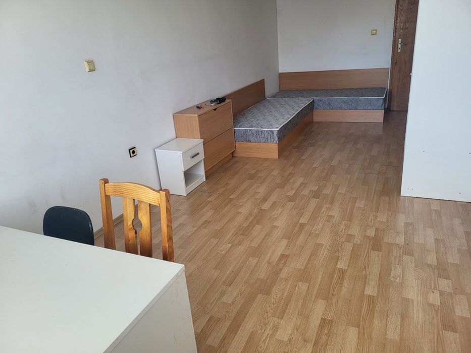 Дава се под наем Тристаен апартамент в Варна, Левски - 100 кв.м за 750 € - Снимка #3