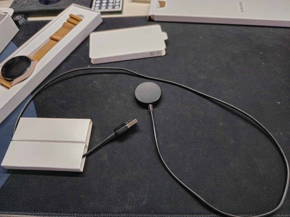 Samsung Galaxy Watch 4 (женски)