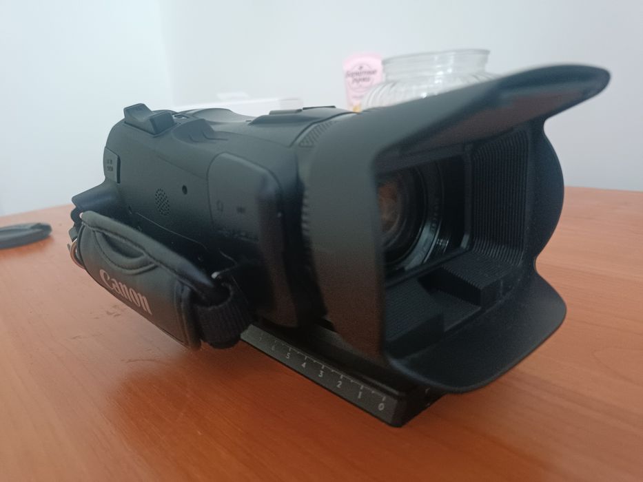 Продается петличка,стабилизатор, камера canon