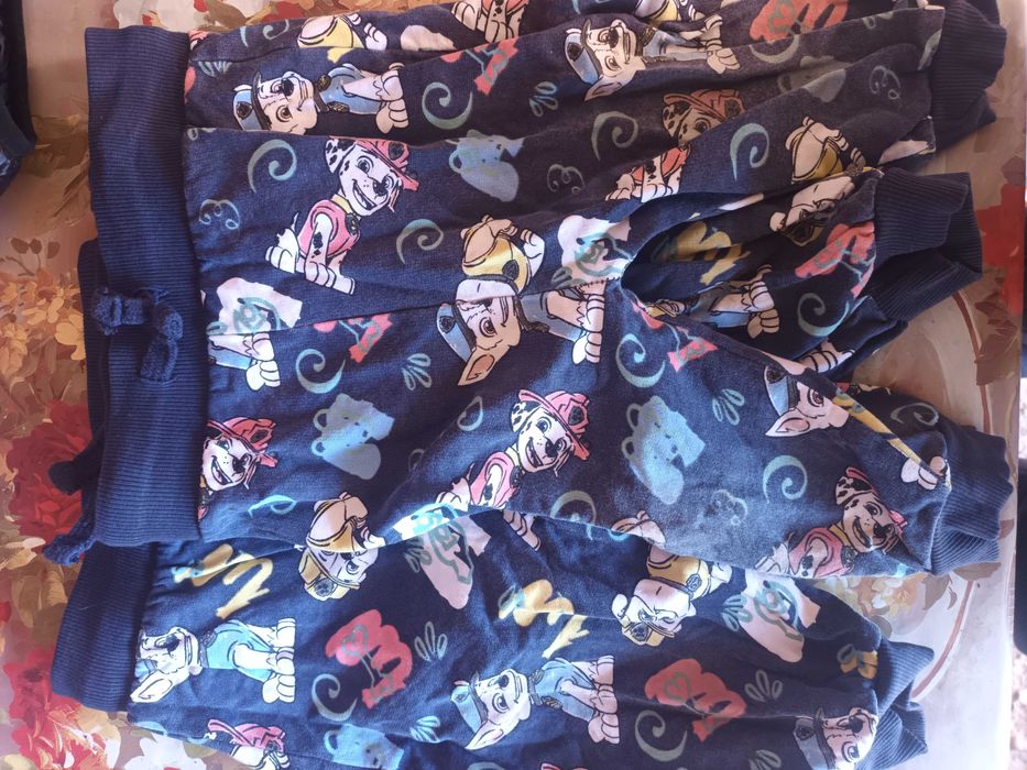 Vand haine băieți 1 an in stare bună