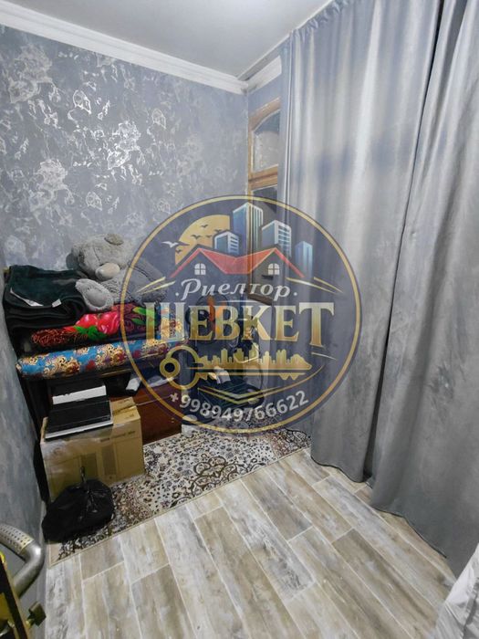 Продам квартиру 1/4/5 в кирпичном доме Ахмад Югнаки 37м2
