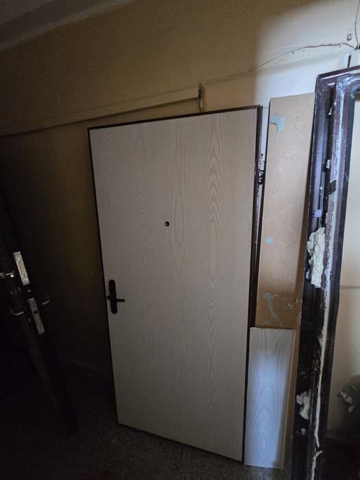 Металлическая дверь 960