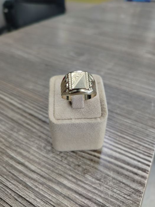 Златен пръстен 3.75гр / 14К