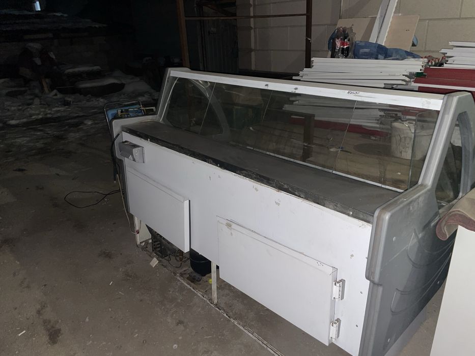 Продам ветрииный холодильник