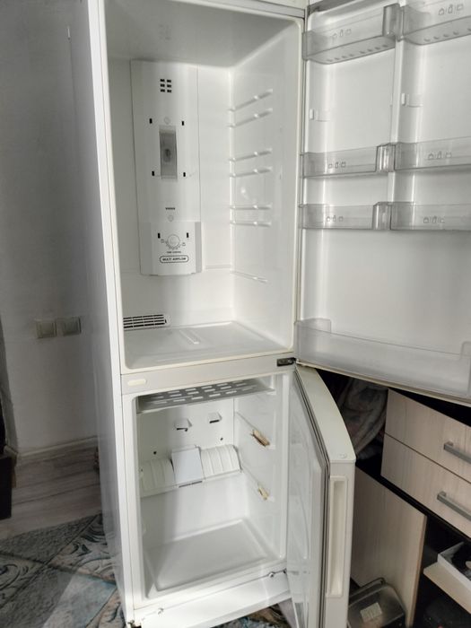 Срочно продам холодильник LG
