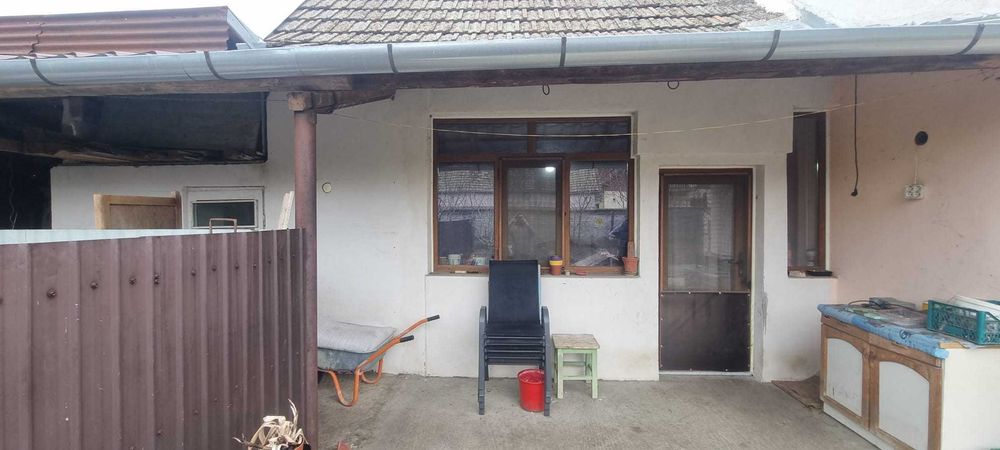 Casa recent renovata, izolata cu incalzire centrala