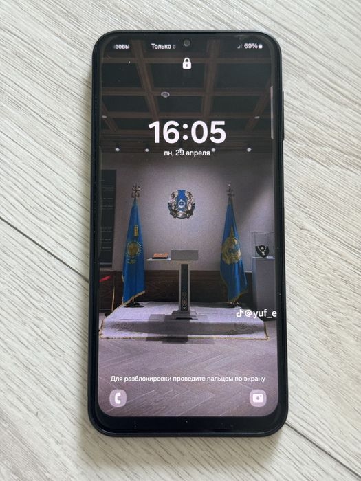 Продам телефон Самсунк А.24