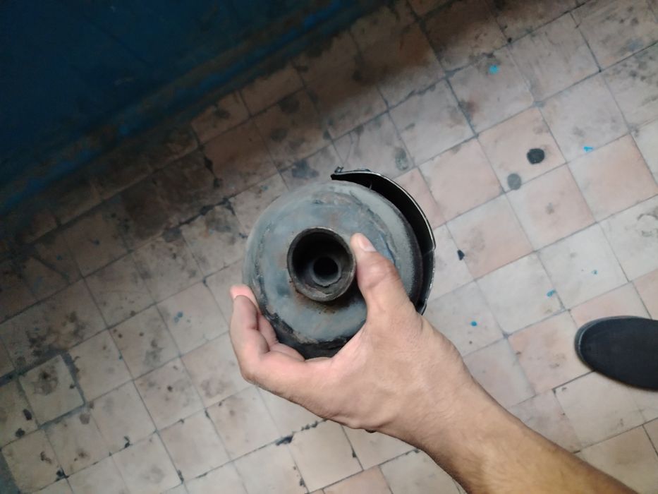 Moto glushitel sotiladi