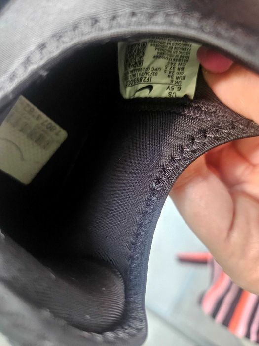 Нови оригинални детски маратонки Nike, 39 номер